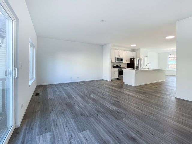 255 Regency Court C, Wauconda, IL 60084