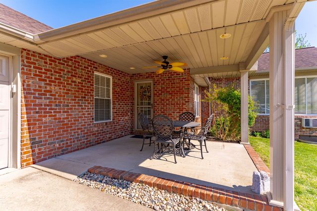 8016 Bayberry Drive, Evansville, IN 47711