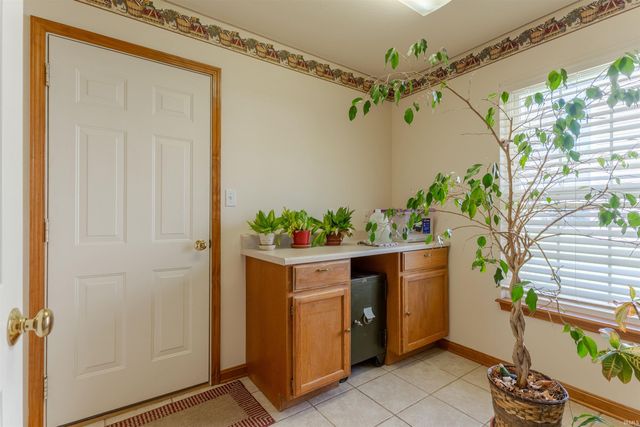 8016 Bayberry Drive, Evansville, IN 47711