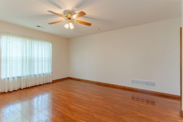 8016 Bayberry Drive, Evansville, IN 47711