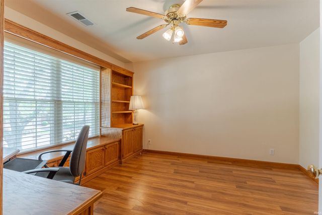 8016 Bayberry Drive, Evansville, IN 47711