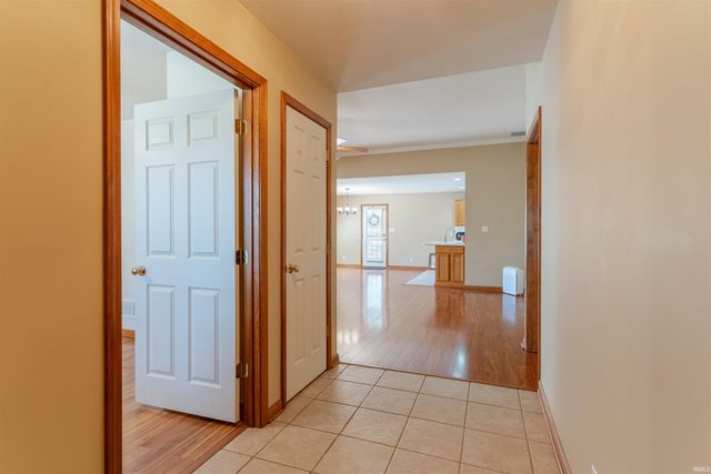 8016 Bayberry Drive, Evansville, IN 47711