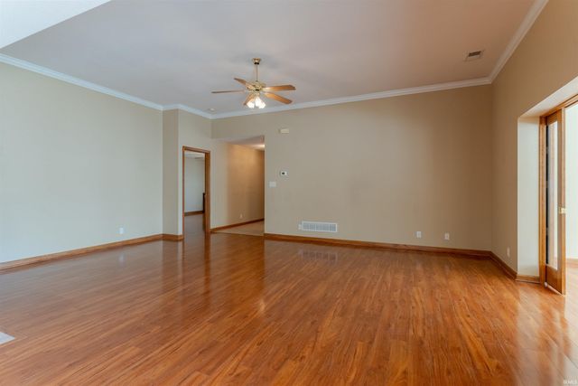 8016 Bayberry Drive, Evansville, IN 47711