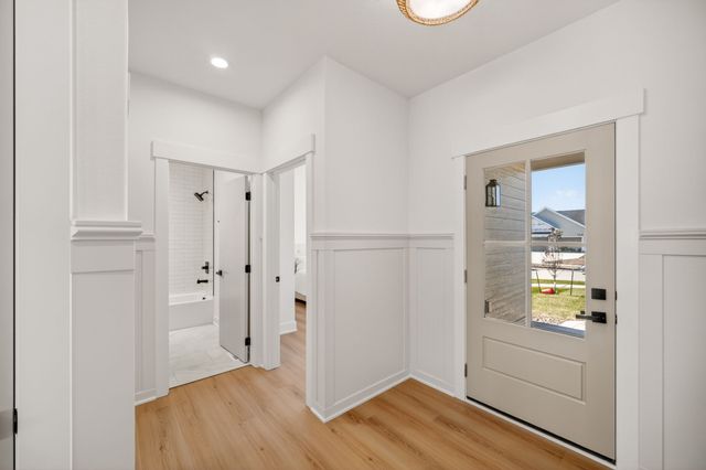 265 NW Copperleaf Court, Waukee, IA 50263