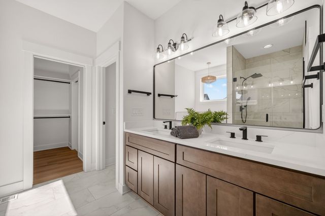 265 NW Copperleaf Court, Waukee, IA 50263