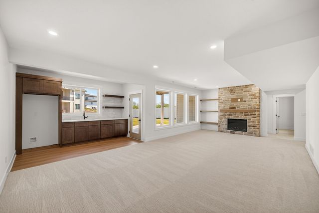265 NW Copperleaf Court, Waukee, IA 50263