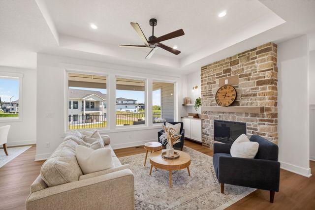 265 NW Copperleaf Court, Waukee, IA 50263