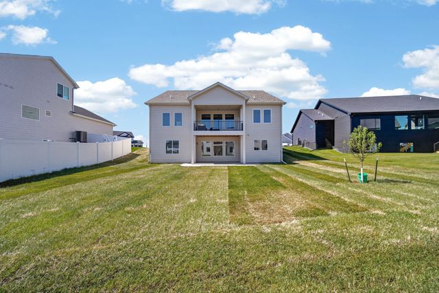 265 NW Copperleaf Court, Waukee, IA 50263