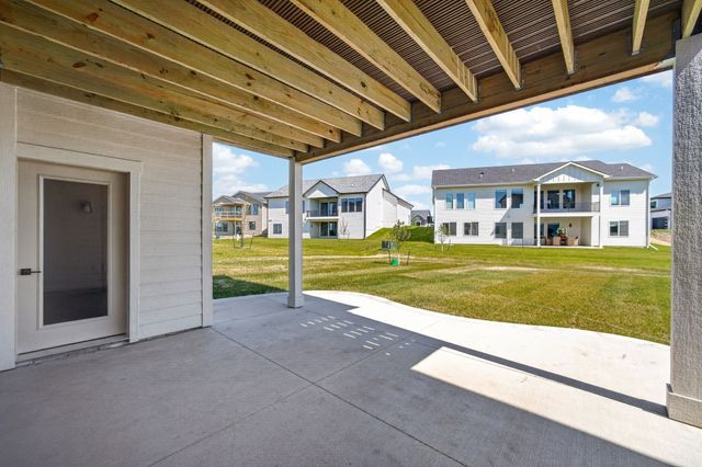 265 NW Copperleaf Court, Waukee, IA 50263