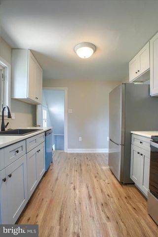 1 OAKMONT RD, Harrisburg, PA 17109