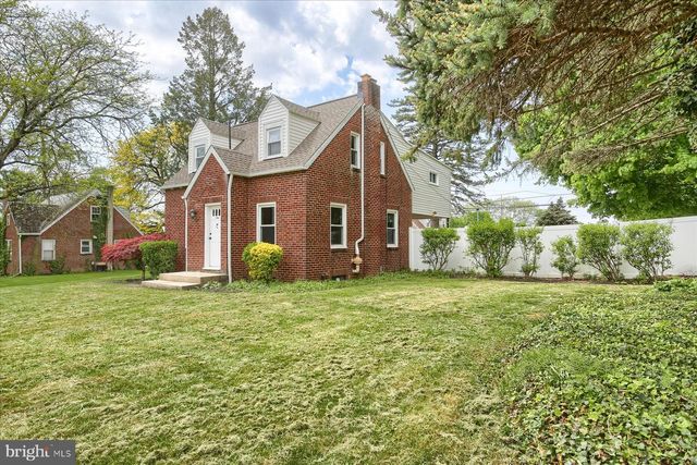 1 OAKMONT RD, Harrisburg, PA 17109