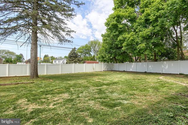 1 OAKMONT RD, Harrisburg, PA 17109