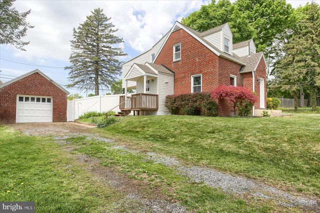 1 OAKMONT RD, Harrisburg, PA 17109
