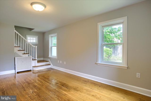 1 OAKMONT RD, Harrisburg, PA 17109