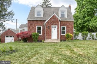 1 OAKMONT RD, Harrisburg, PA 17109