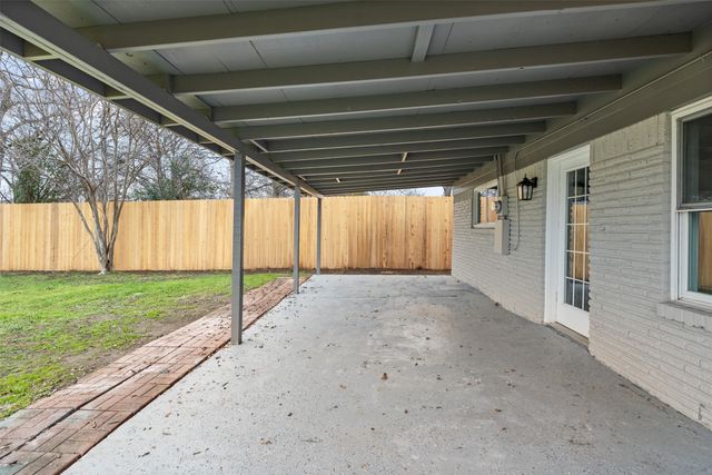 5920 Walraven Circle, Fort Worth, TX 76133