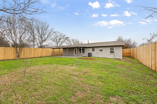 5920 Walraven Circle, Fort Worth, TX 76133