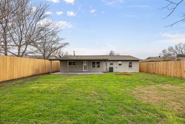 5920 Walraven Circle, Fort Worth, TX 76133