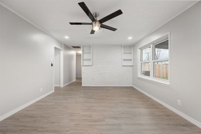 5920 Walraven Circle, Fort Worth, TX 76133