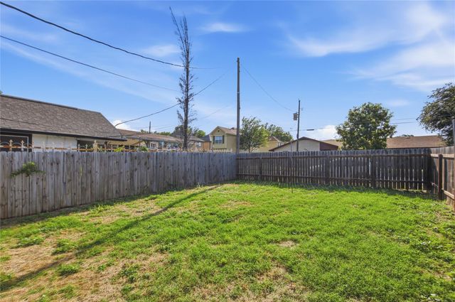 1103 Booker Ave B, Austin, TX 78752