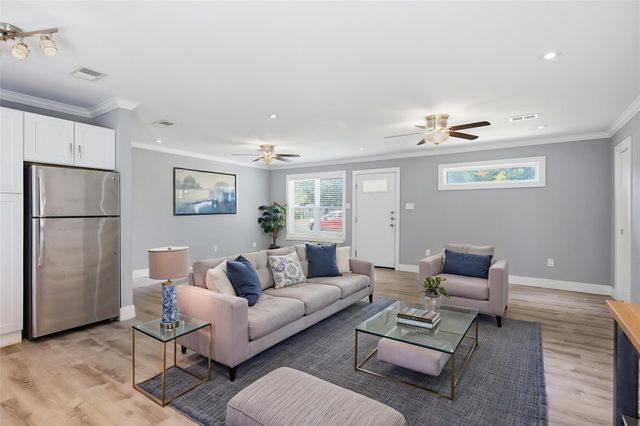 1103 Booker Ave B, Austin, TX 78752