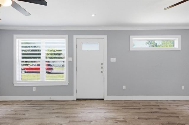 1103 Booker Ave B, Austin, TX 78752