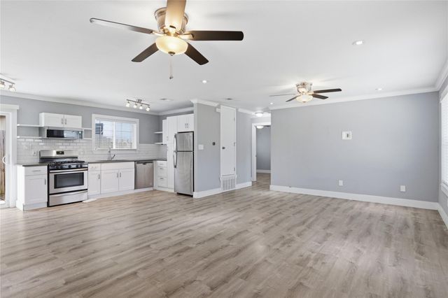 1103 Booker Ave B, Austin, TX 78752