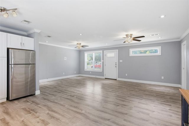 1103 Booker Ave B, Austin, TX 78752
