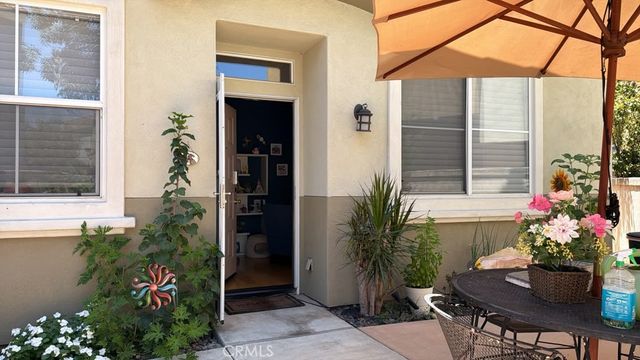 2210 Village Way, Signal Hill, CA 90755