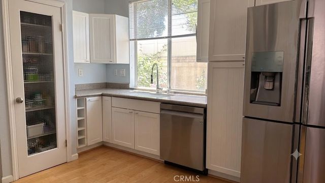 2210 Village Way, Signal Hill, CA 90755