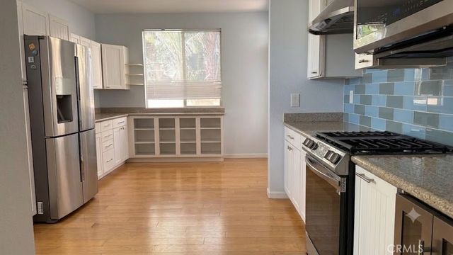 2210 Village Way, Signal Hill, CA 90755