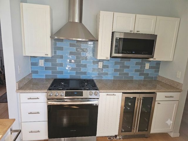 2210 Village Way, Signal Hill, CA 90755