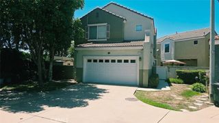 2210 Village Way, Signal Hill, CA 90755