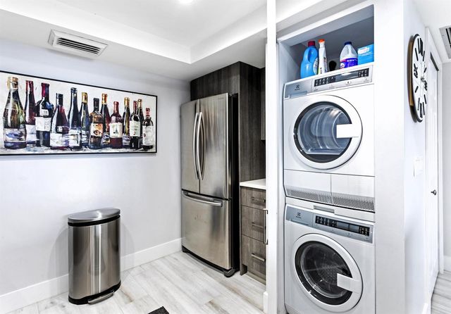 2400 Presidential Way 1803, West Palm Beach, FL 33401