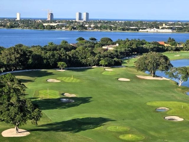 2400 Presidential Way 1803, West Palm Beach, FL 33401