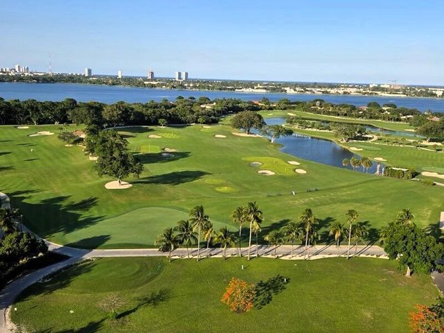 2400 Presidential Way 1803, West Palm Beach, FL 33401