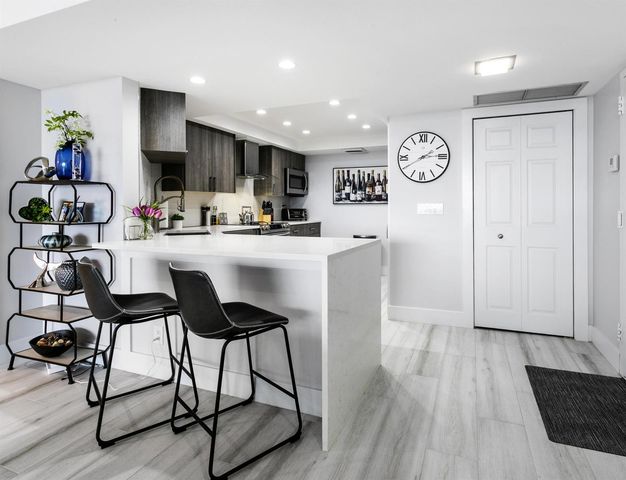 2400 Presidential Way 1803, West Palm Beach, FL 33401