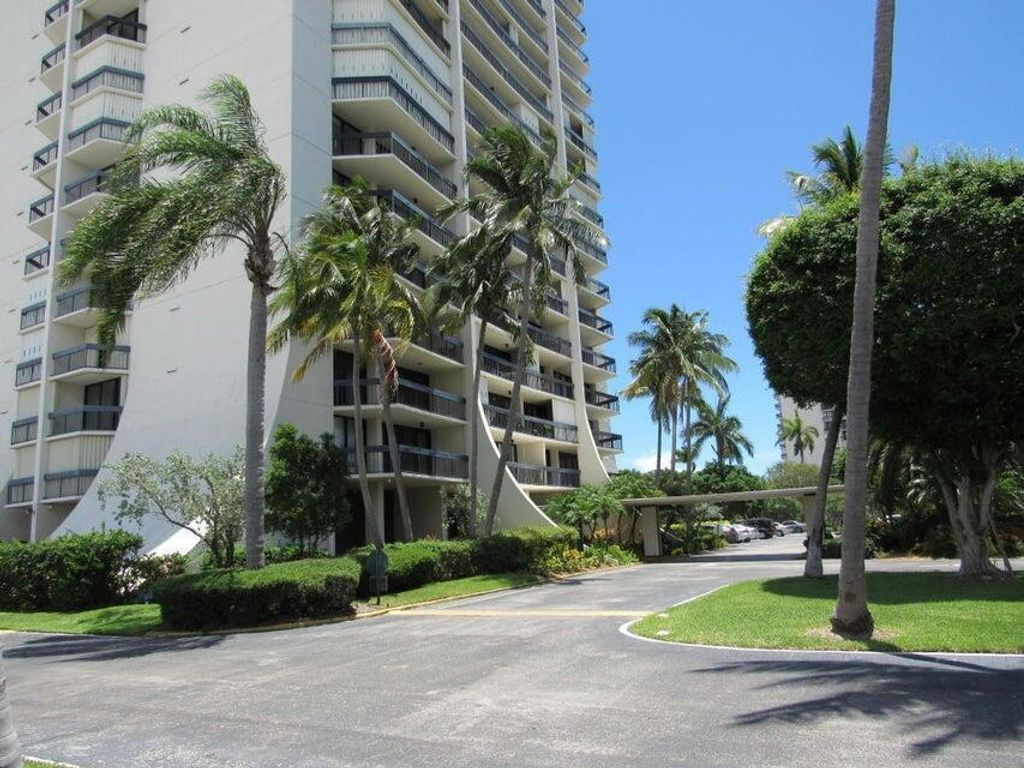 2400 Presidential Way 1803, West Palm Beach, FL 33401