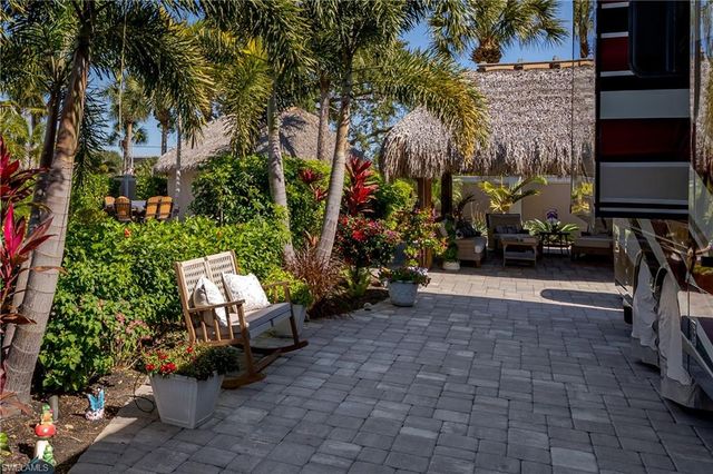 13583 Snook CIR, Naples, FL 34114