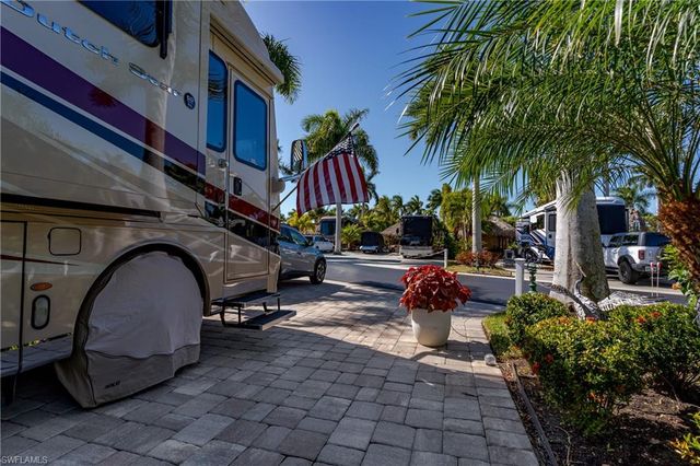 13583 Snook CIR, Naples, FL 34114