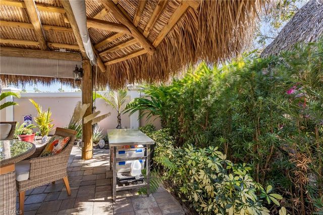 13583 Snook CIR, Naples, FL 34114