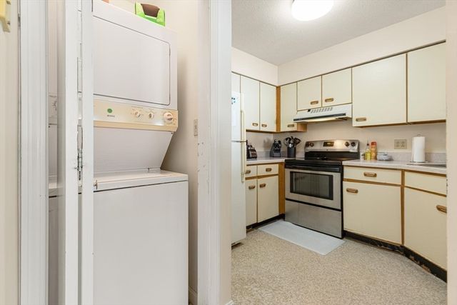 50 South Common St 403, Lynn, MA 01902