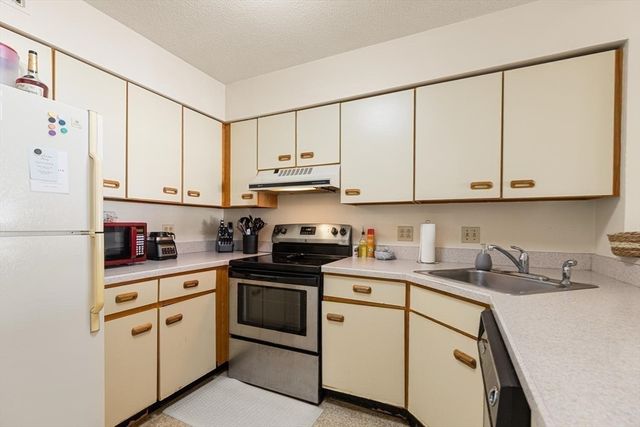 50 South Common St 403, Lynn, MA 01902