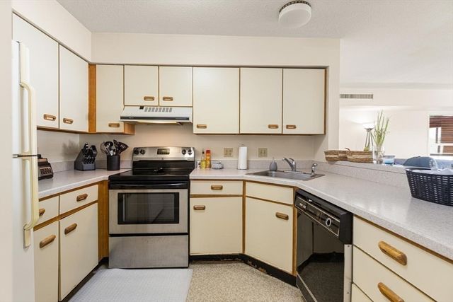 50 South Common St 403, Lynn, MA 01902