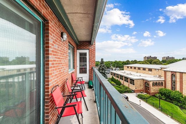 50 South Common St 403, Lynn, MA 01902