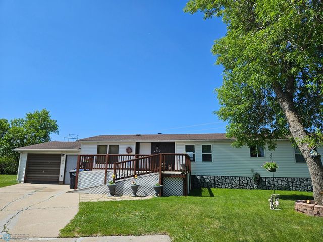4732 San Juan Drive, Fargo, ND 58103