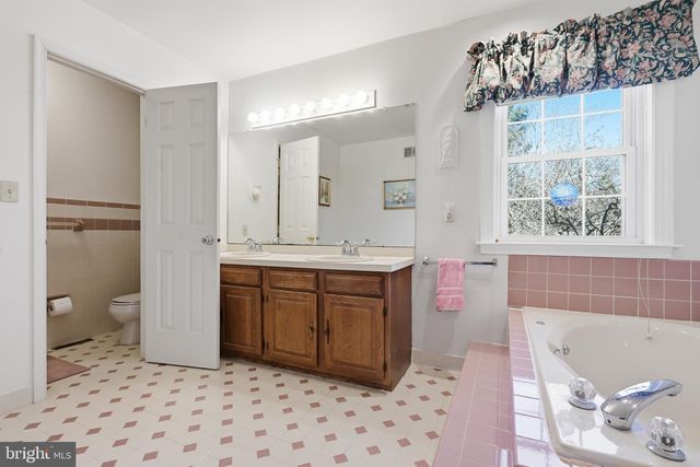 304 BARTRAM LN E, Hockessin, DE 19707