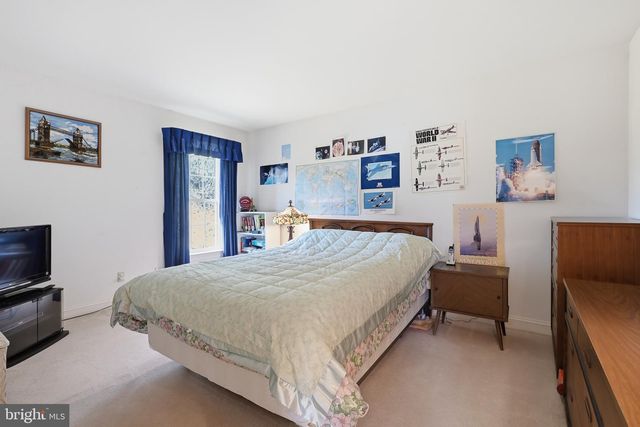 304 BARTRAM LN E, Hockessin, DE 19707