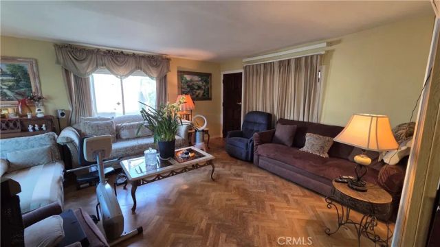 11223 Stagg, Sun Valley, CA 91352