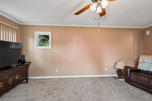 2430 3rd Avenue, Marion, IA 52302